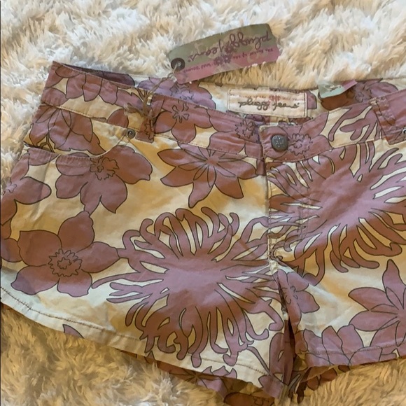 Mini shorts - Picture 7 of 8